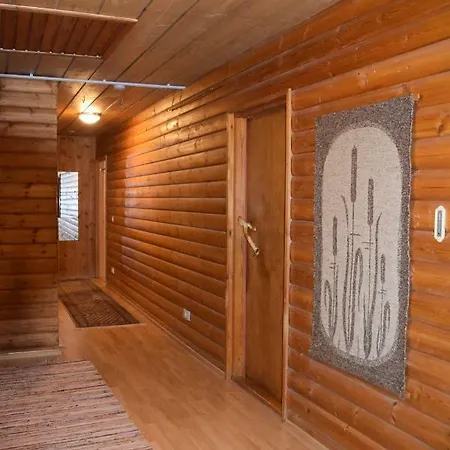 Hiski Lakeside House *