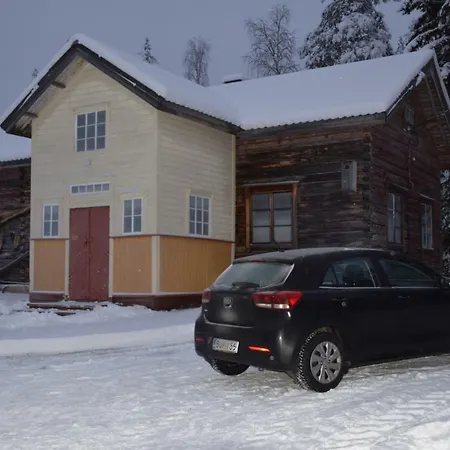 Hiski Lakeside House *