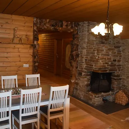 Hiski Lakeside House Vila *