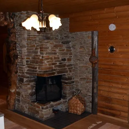Hiski Lakeside House