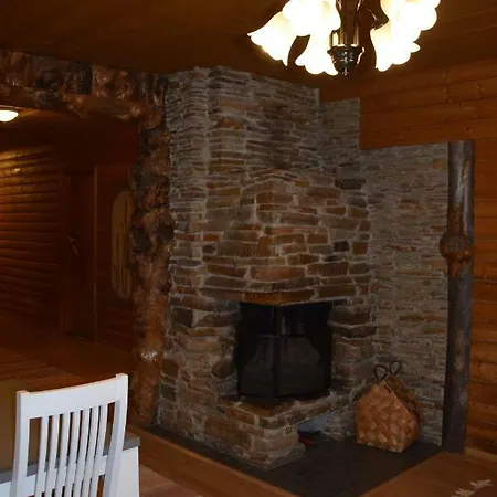 Villa Hiski Lakeside House Rovaniemi